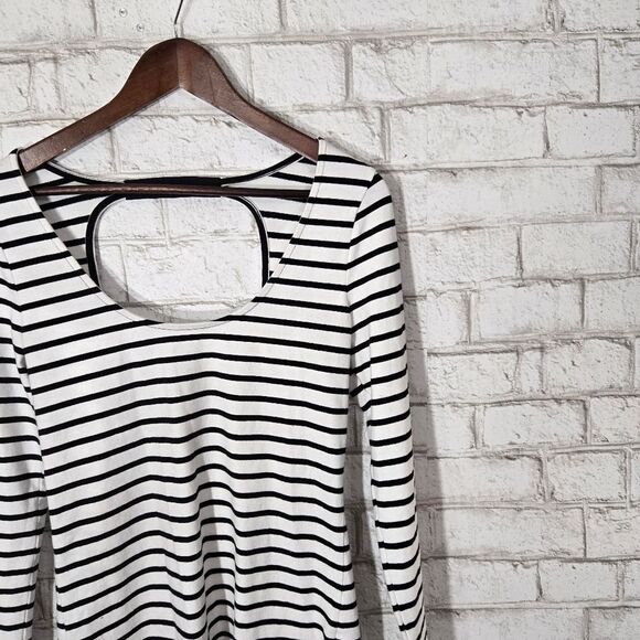 V. Secret stripe open back long sleeve top - Picture 4 of 15